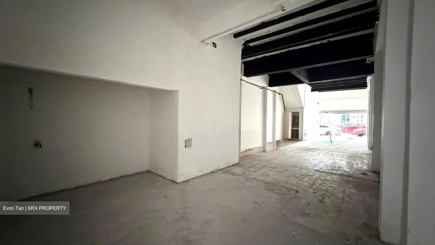 Tras Street (D2), Shop House #627480571
